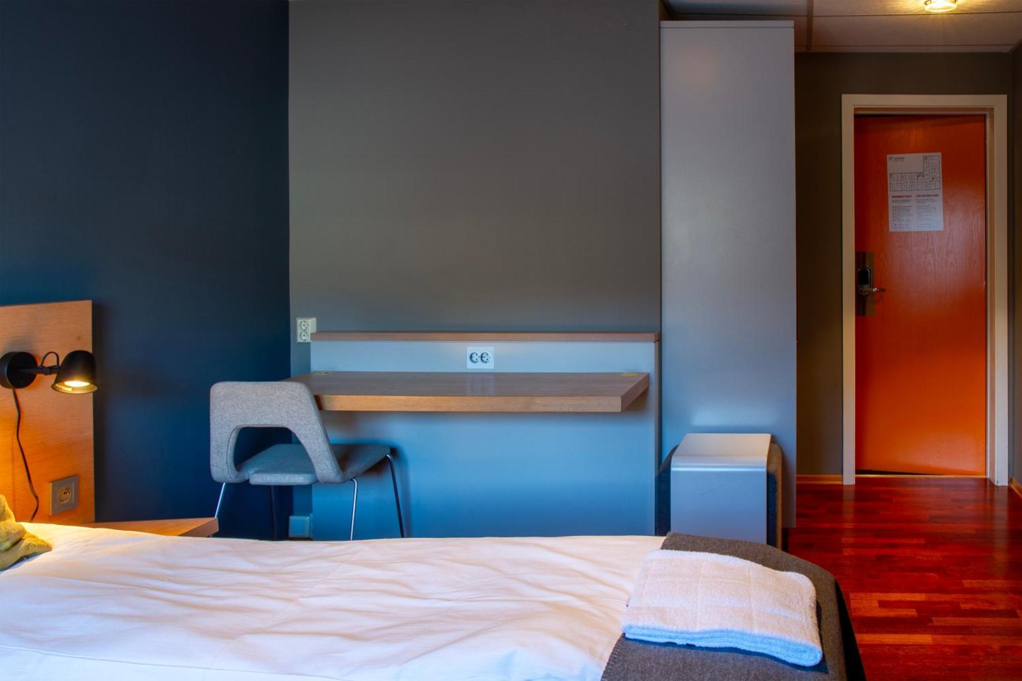 Fast Hotel สโวลแวร์ ภายนอก รูปภาพ