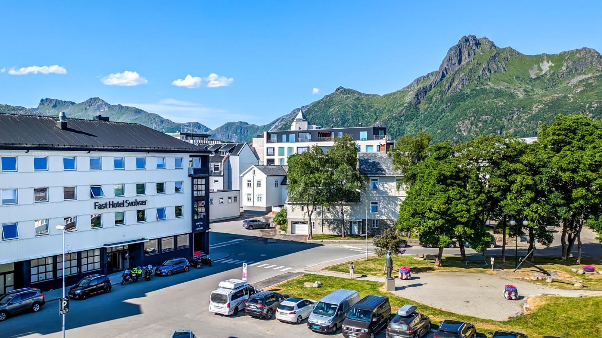 Fast Hotel สโวลแวร์ ภายนอก รูปภาพ