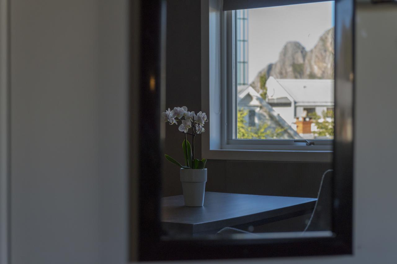 Fast Hotel สโวลแวร์ ภายนอก รูปภาพ